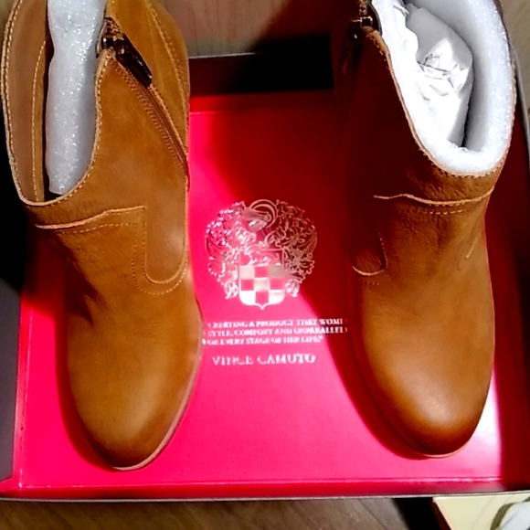 VINCE CAMUTO ankle Boots sz 9 - Picture 5 of 5